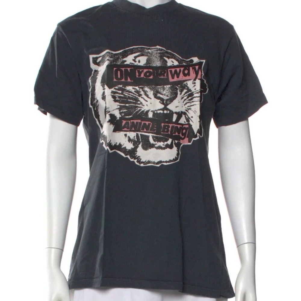 Anine Bing Lili Tee Tiger Eyes in Black. 
Graphic Tiger Print Black Tee - Size L